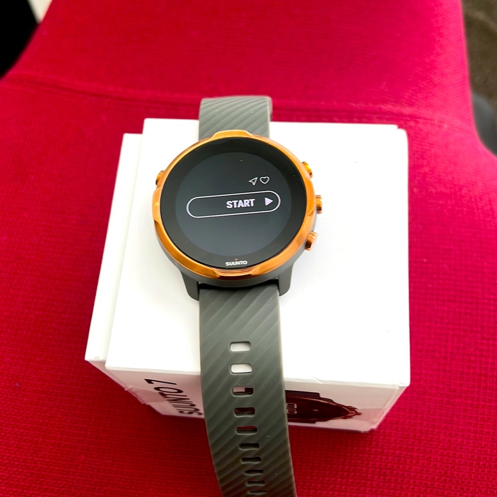 Suunto 7 rose gold & grey sports watch